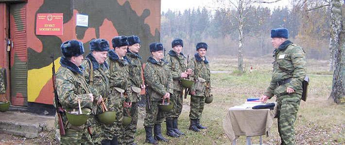 Партизаны на сборах в армии фото